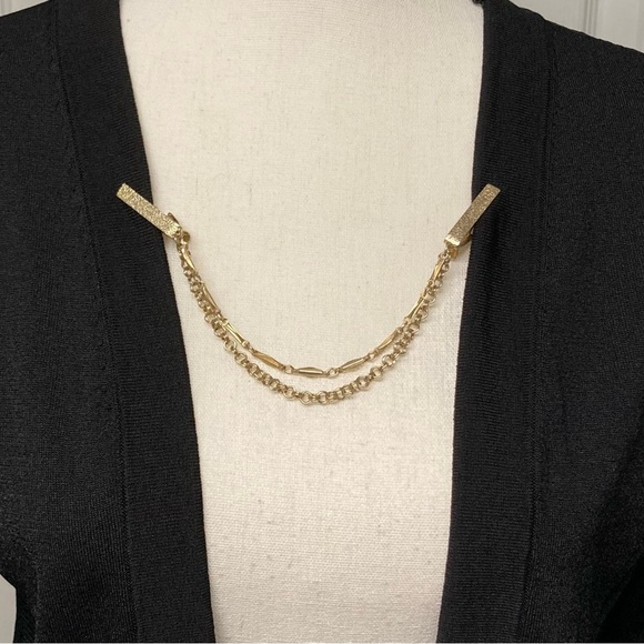 EUC Vintage 1960s Sweater/Scarf Clip Guard. Gold Tone Double Chain.
PAT. 2853764 - Picture 8 of 14